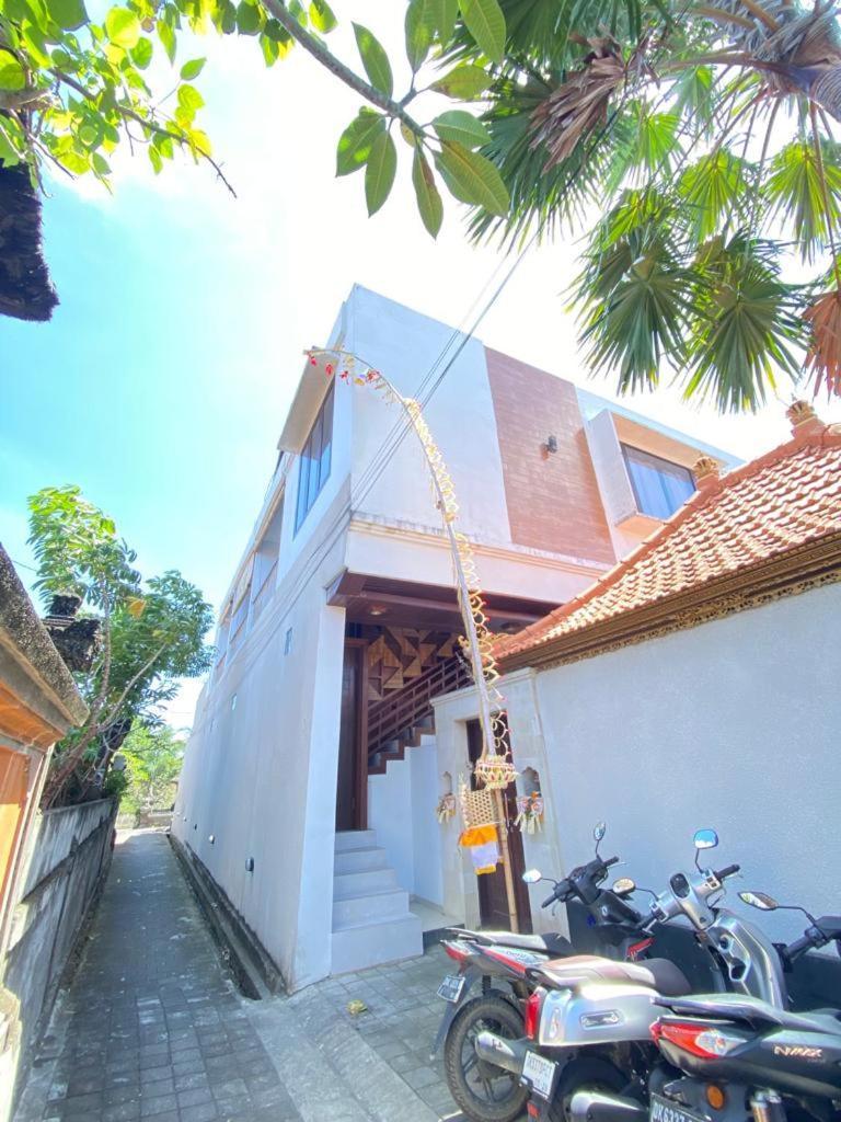 Wika Guesthouse Munggu Exterior photo